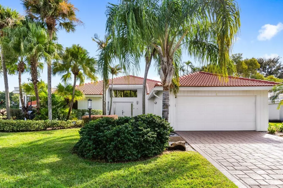 4 Estate DR, Boynton Beach, FL 33436