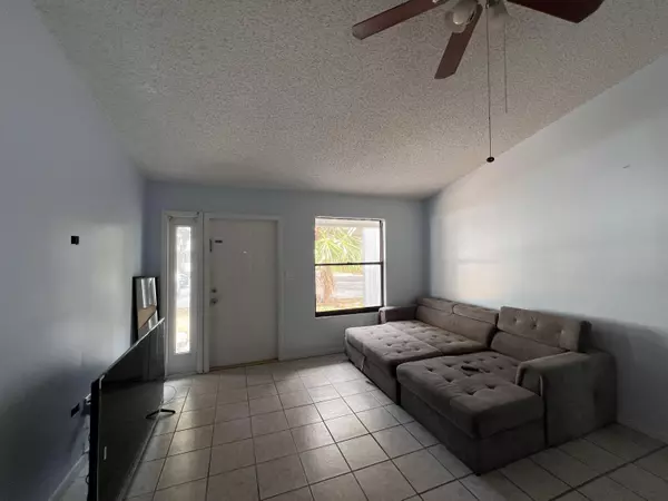 Palm Springs, FL 33461,3823 E Woodridge TER