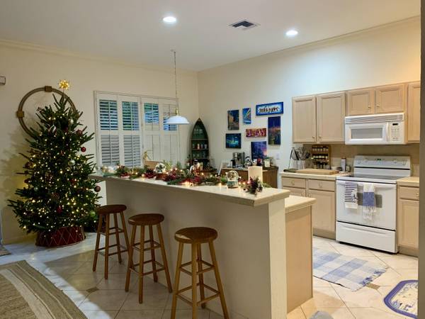 Lake Worth, FL 33462,142 Barefoot Cove