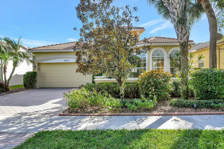 9866 Via Elegante, Wellington, FL 33411