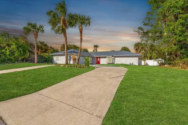 370 SW 11th PL,  Vero Beach,  FL 32962