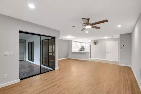 Greenacres, FL 33463,6107 Elsinore CIR