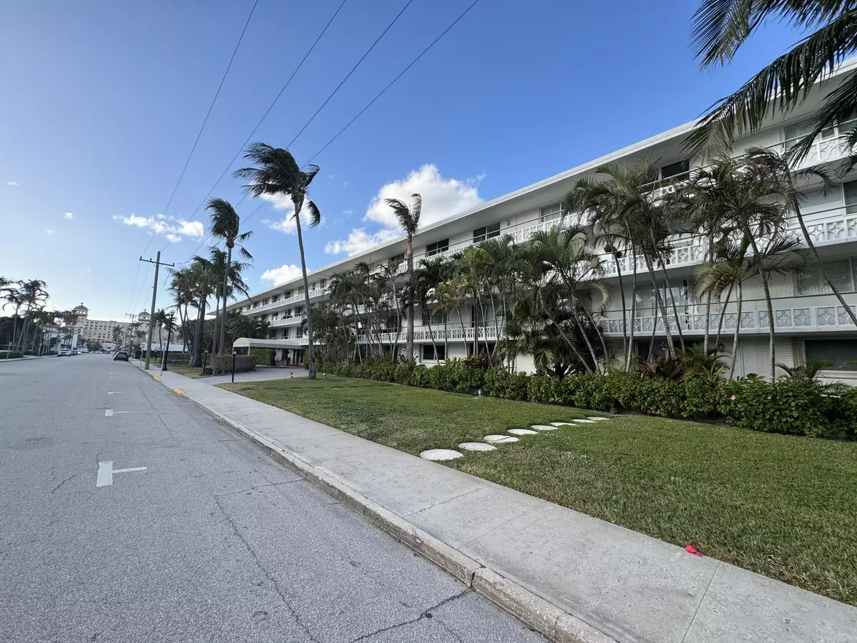 Palm Beach, FL 33480,139 Sunrise AVE 1090