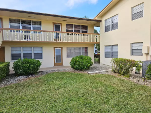 76 Dorchester D, West Palm Beach, FL 33417