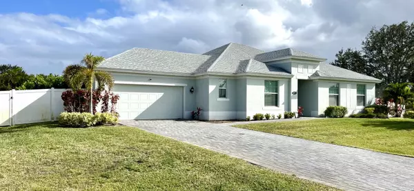 4497 SW Farmington ST, Port Saint Lucie, FL 34953