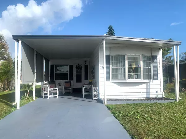 19 Galeria WAY, Port Saint Lucie, FL 34952