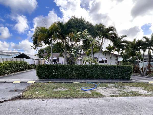 Sunrise, FL 33322,8350 NW 26th PL