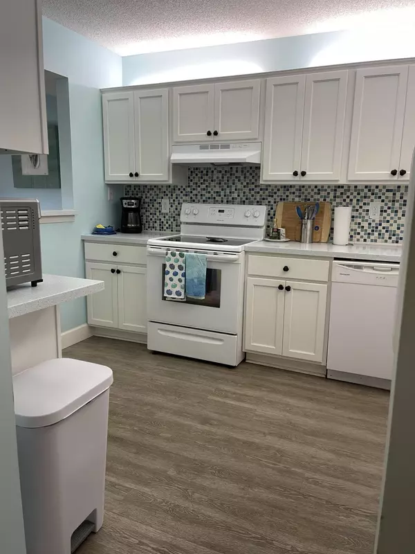 Stuart, FL 34994,1210 SE Parkview PL 3