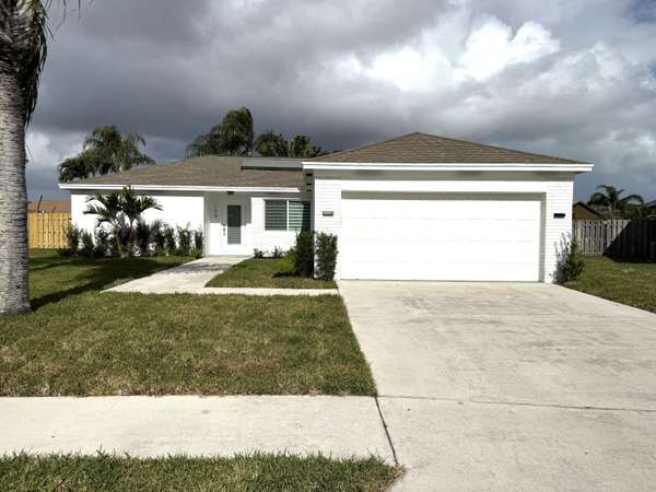 Jupiter, FL 33458,108 Stillwater CIR