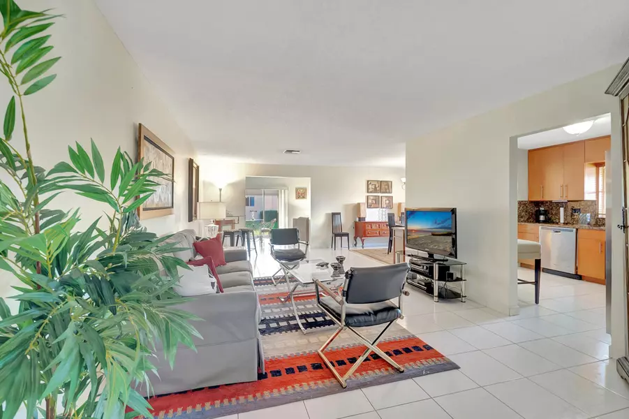 6037 Lasalle RD, Delray Beach, FL 33484