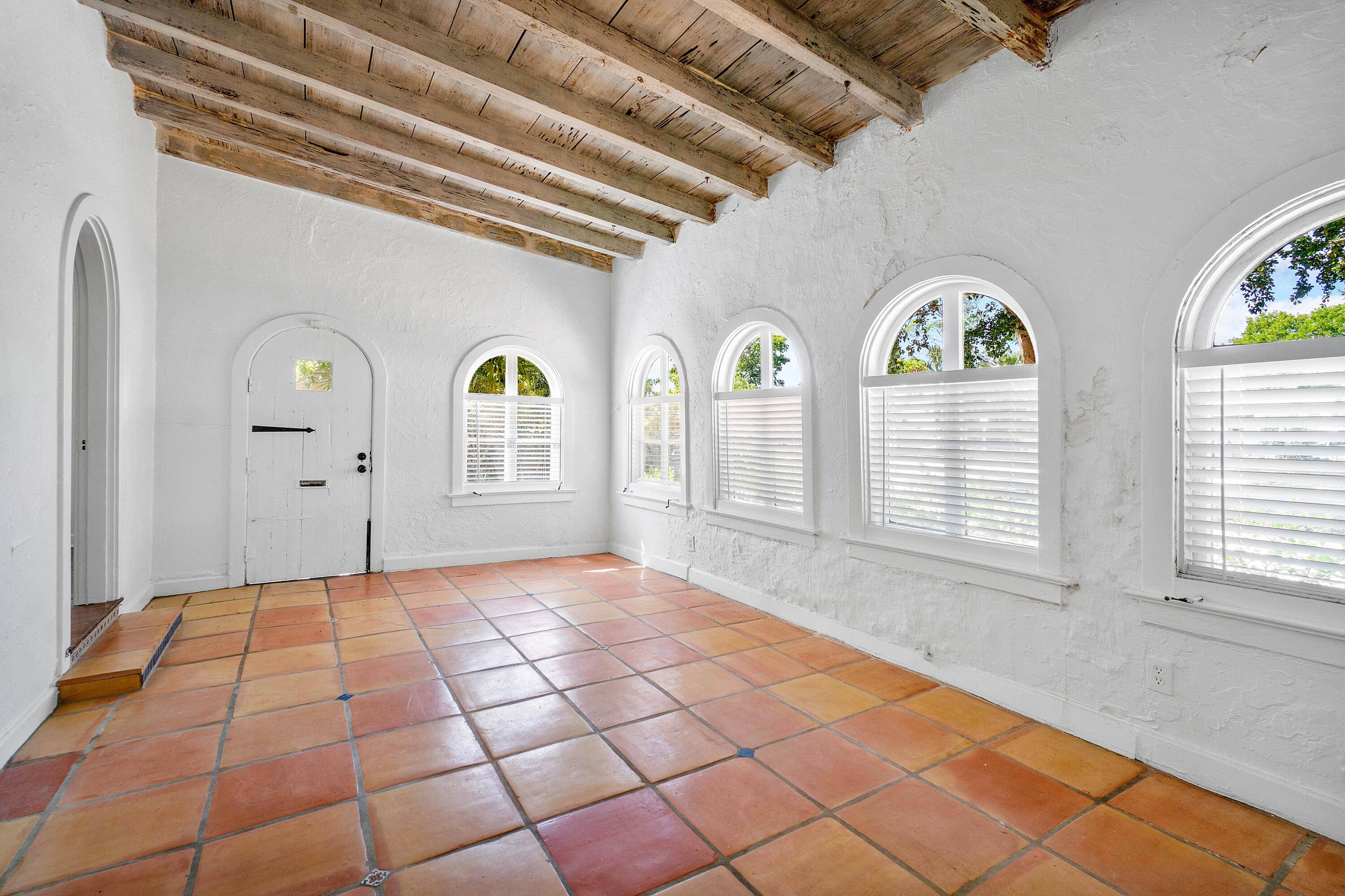West Palm Beach, FL 33405,333 Marlborough RD