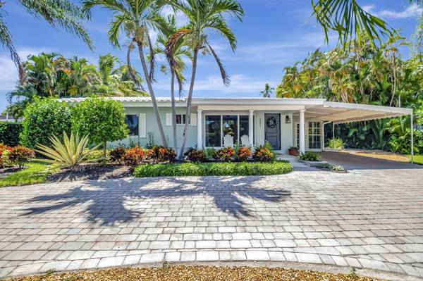 301 NW 3rd CT, Boca Raton, FL 33432