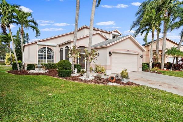 120 Hammocks CT, West Palm Beach, FL 33413