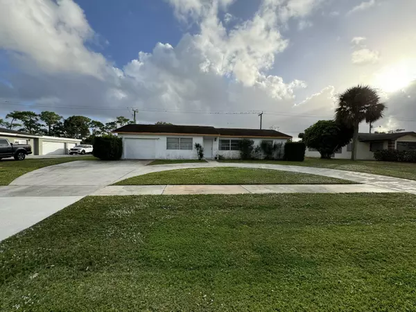 Lake Worth, FL 33467,7164 Saint Andrews RD