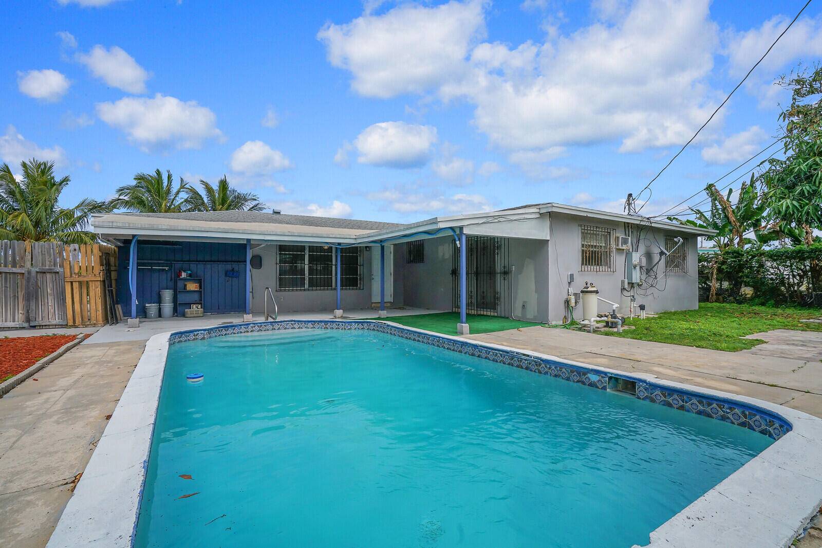 301 W 23rd ST, Riviera Beach, FL 33404