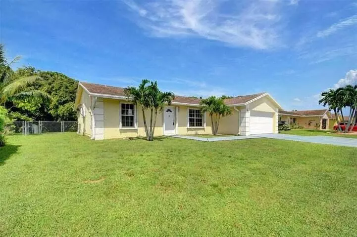 204 Bobwhite RD, Royal Palm Beach, FL 33411