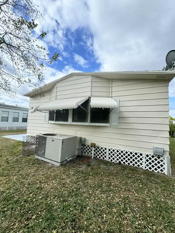 Fort Pierce, FL 34951,85 Lagos Del Norte