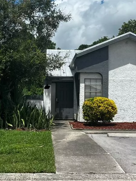 586 SW Tamworth ST, Port Saint Lucie, FL 34953