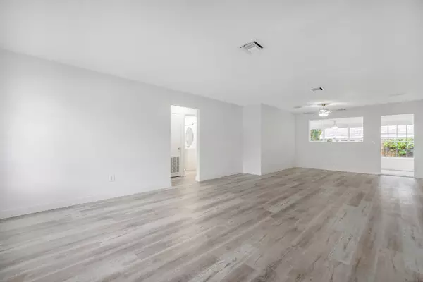Lake Worth Beach, FL 33460,1609 N J TER