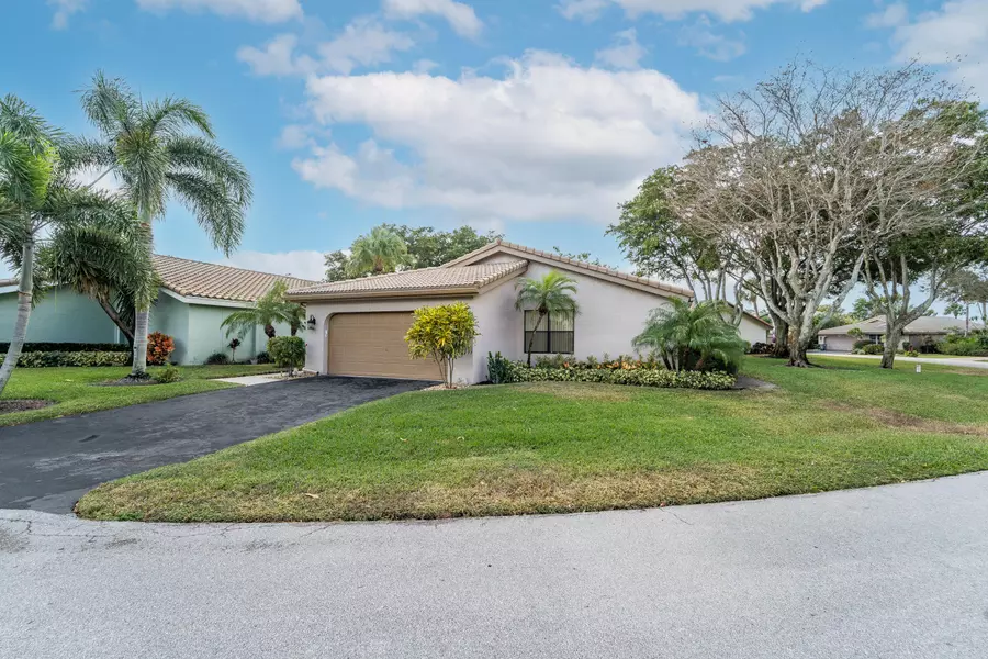 5597 Lakeview Mews DR, Boynton Beach, FL 33437