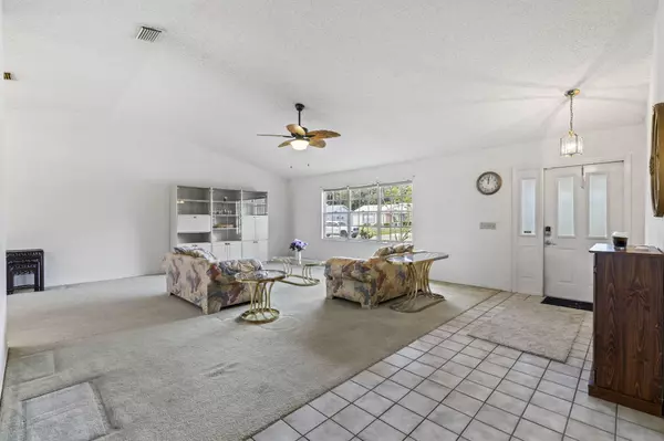 Port Saint Lucie, FL 34983,521 NE Solida CIR