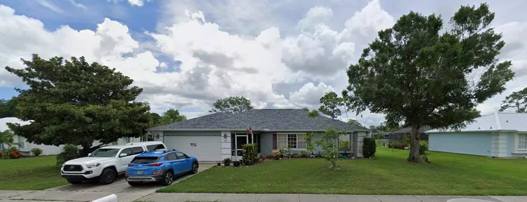 Port Saint Lucie, FL 34983,521 NE Solida CIR