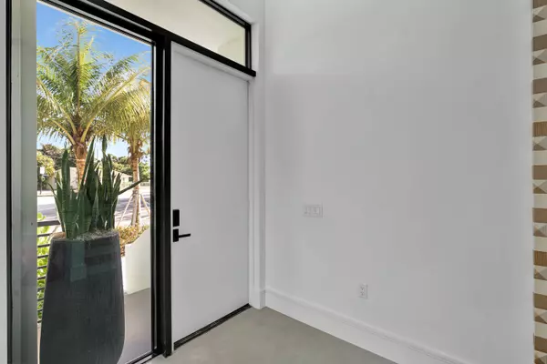 West Palm Beach, FL 33401,1901 Dock ST