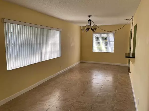 Boynton Beach, FL 33426,2016 SW Golf LN