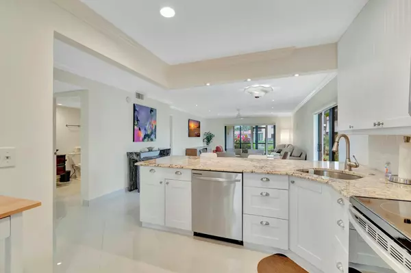 Boca Raton, FL 33433,7898 Eastlake DR 7-G