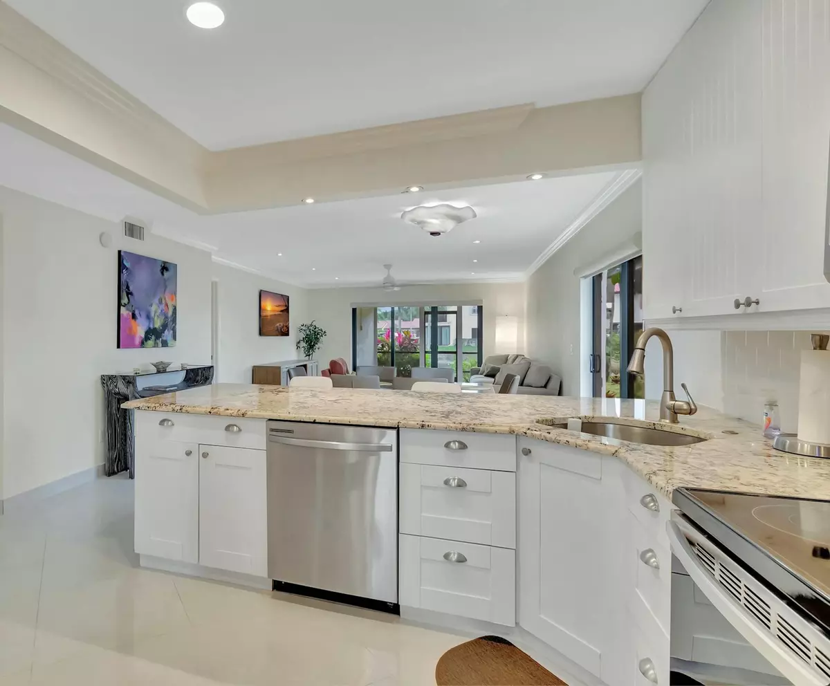 Boca Raton, FL 33433,7898 Eastlake DR 7-G