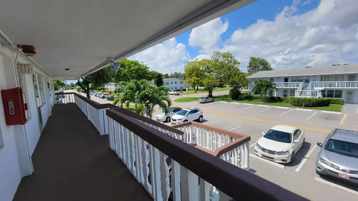 Deerfield Beach, FL 33442,54 Newport C 54