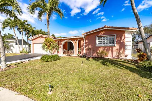 10549 NW 4th ST, Plantation, FL 33324