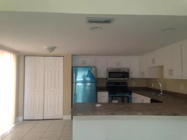 Wellington, FL 33414,13940 Folkstone CIR C