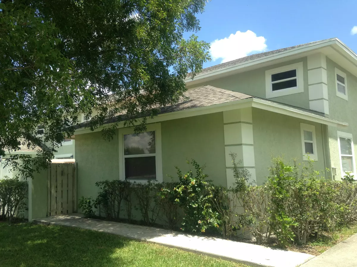 Wellington, FL 33414,13940 Folkstone CIR C