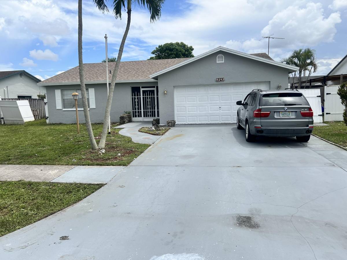 Boca Raton, FL 33428,9242 SW 18th RD