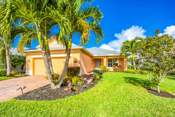 1122 SW 4th LN, Vero Beach, FL 32962