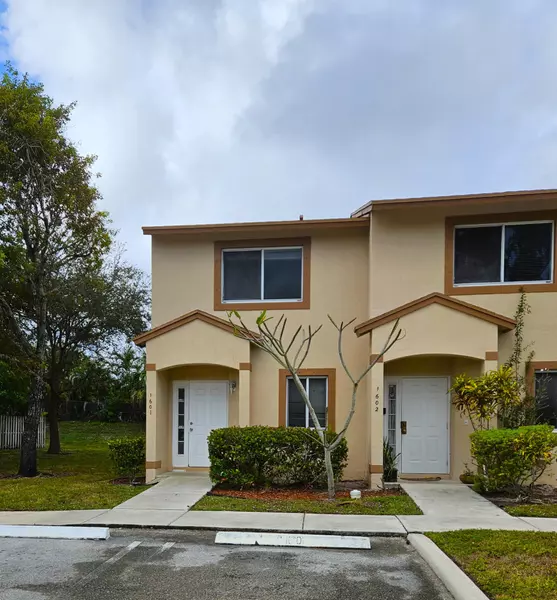 1601 W Lakeview DR, Royal Palm Beach, FL 33411