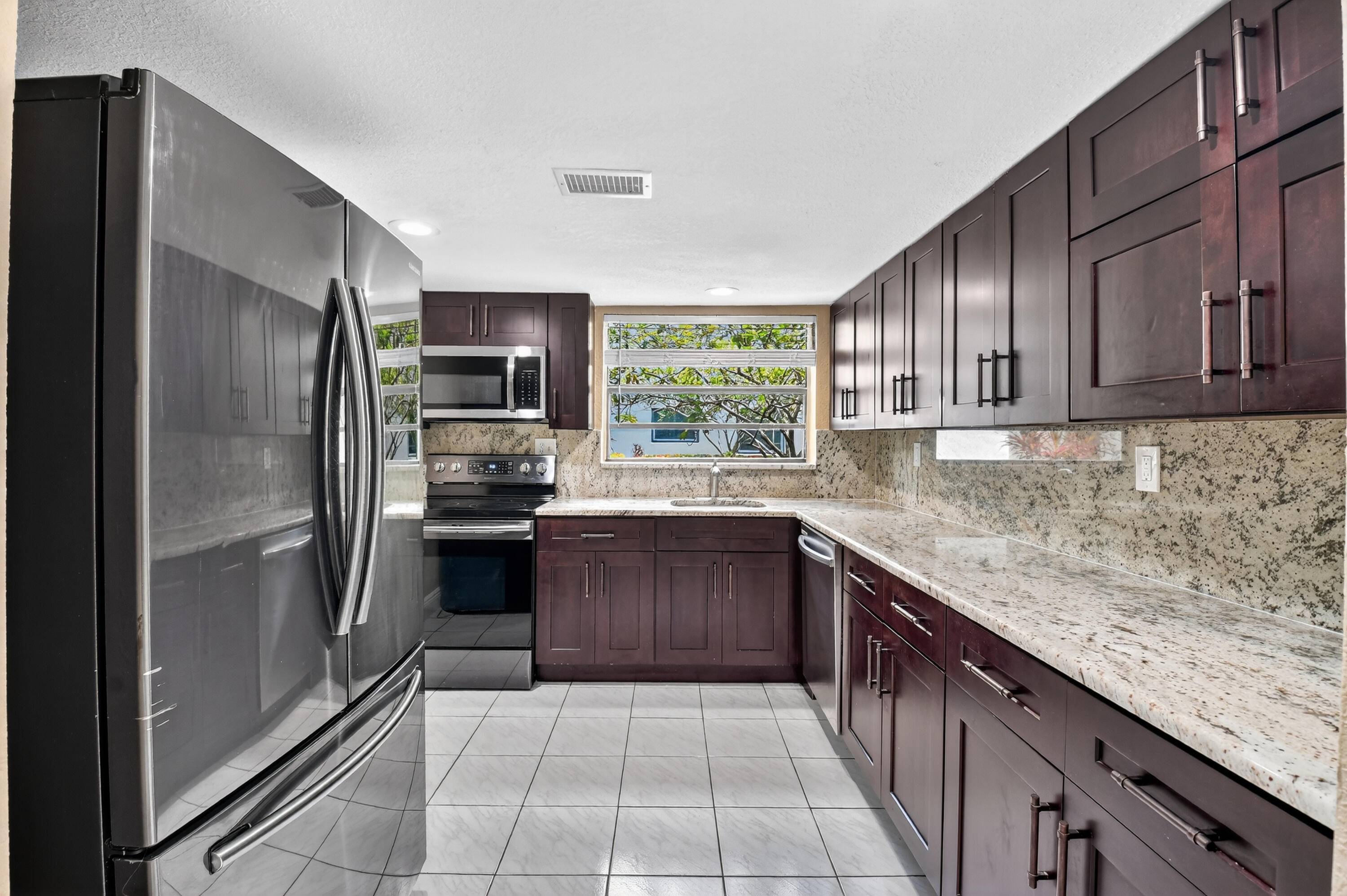 Delray Beach, FL 33484,53 Capri B