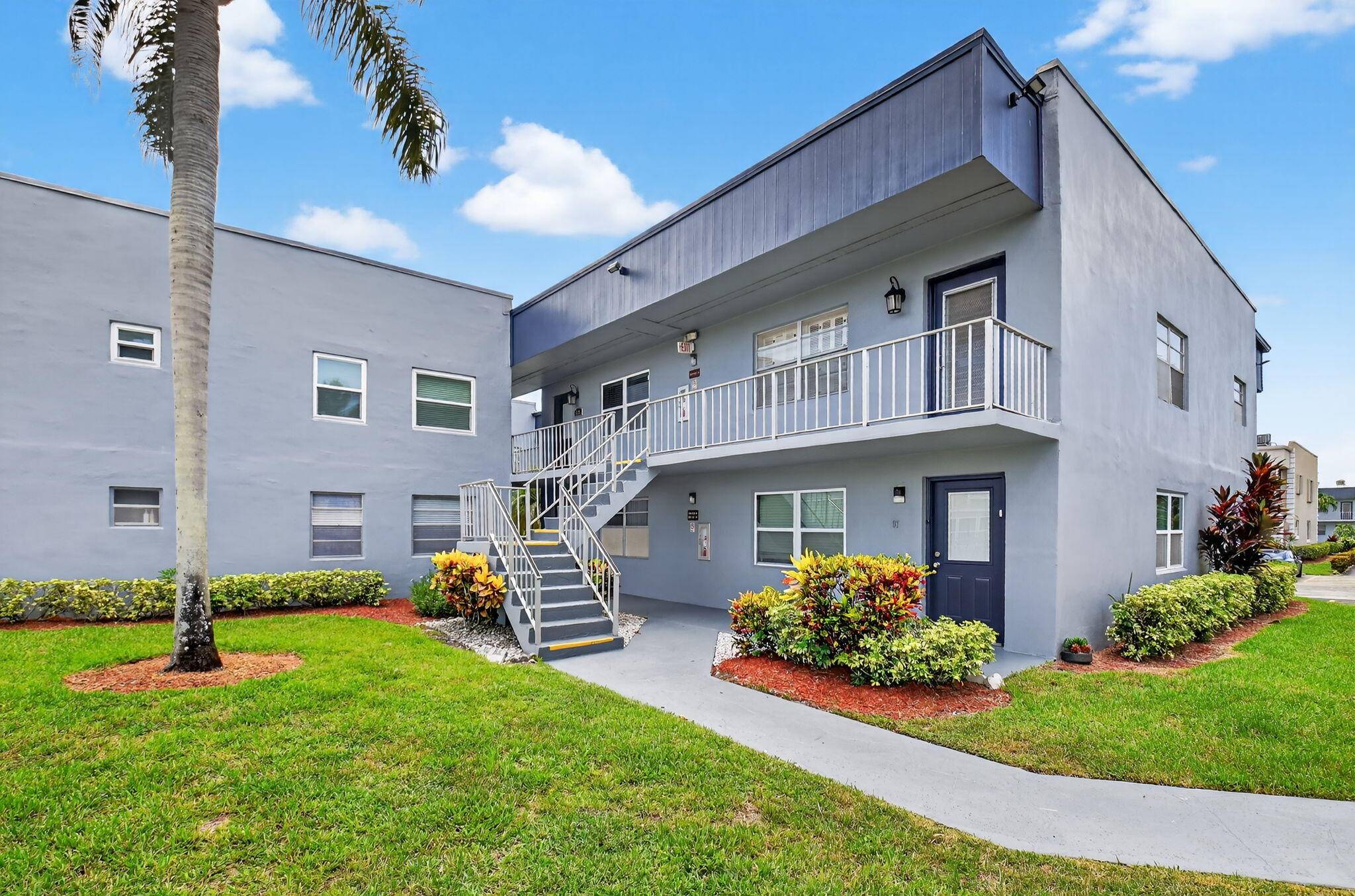 Delray Beach, FL 33484,122 Burgundy C