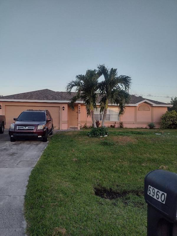 6960 NW Hartney WAY, Port Saint Lucie, FL 34983