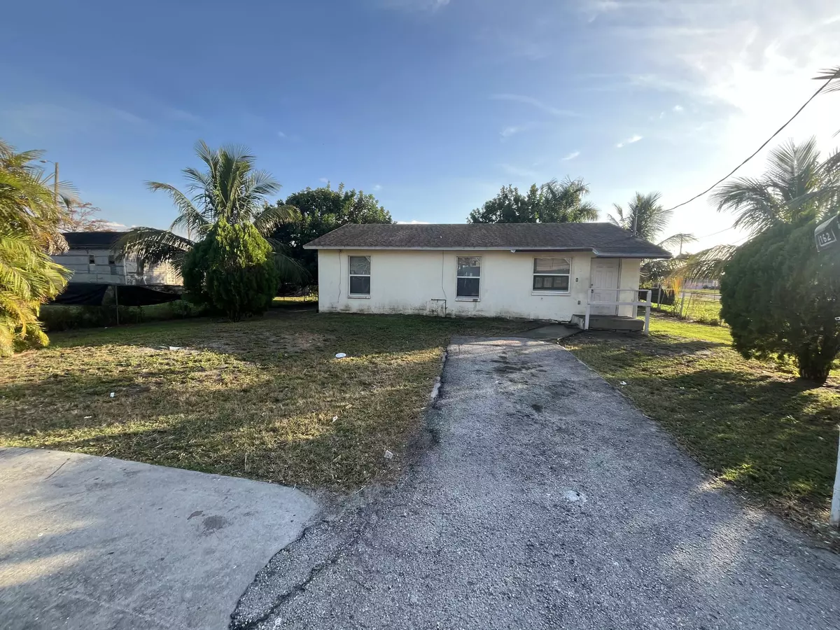 Pahokee, FL 33476,162 Booker PL