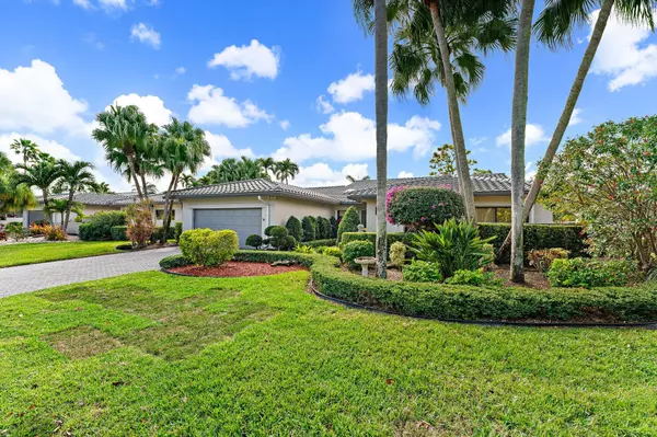 63 Northwoods LN, Boynton Beach, FL 33436