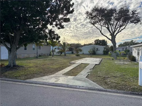 Barefoot Bay, FL 32976,419 Plover DR