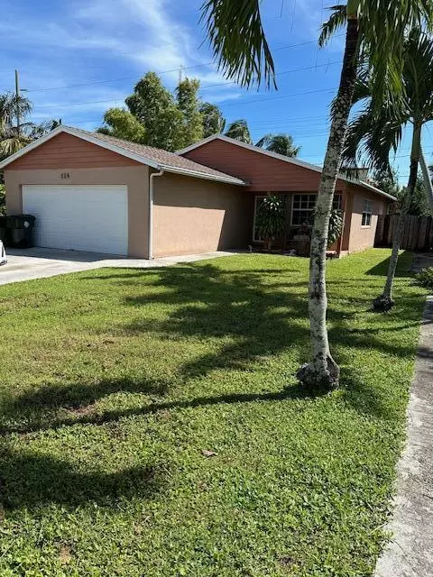 Lake Worth Beach, FL 33461,506 Griswold DR