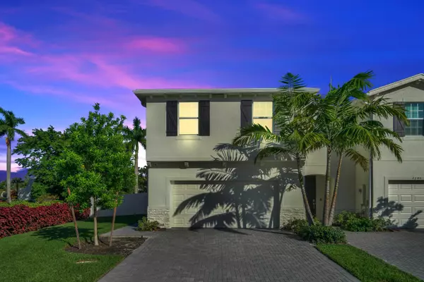 4246 Lagoon Shore DR, Lake Worth, FL 33467