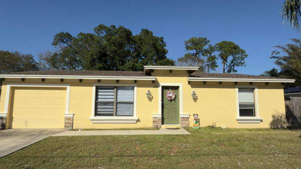 277 SE Verada Avenue AVE, Port Saint Lucie, FL 34983