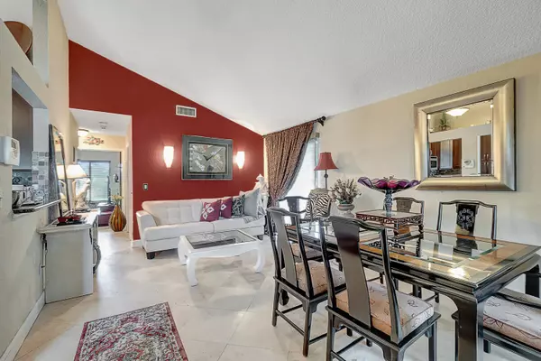 Boynton Beach, FL 33472,5399 Courtney CIR