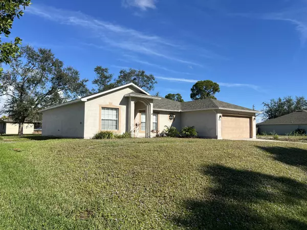 1525 SW Kamchatka AVE, Port Saint Lucie, FL 34953