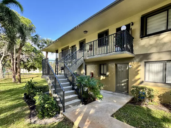 Deerfield Beach, FL 33441,677 Trace CIR 202