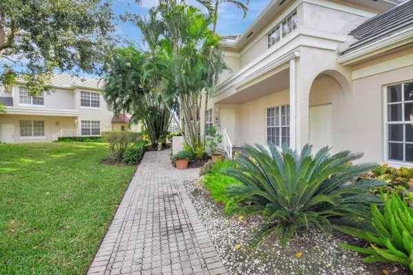 Boca Raton, FL 33496,5203 N Lake Catalina Drive B